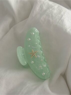 Mint Green Seashell Pearl Hair Clip